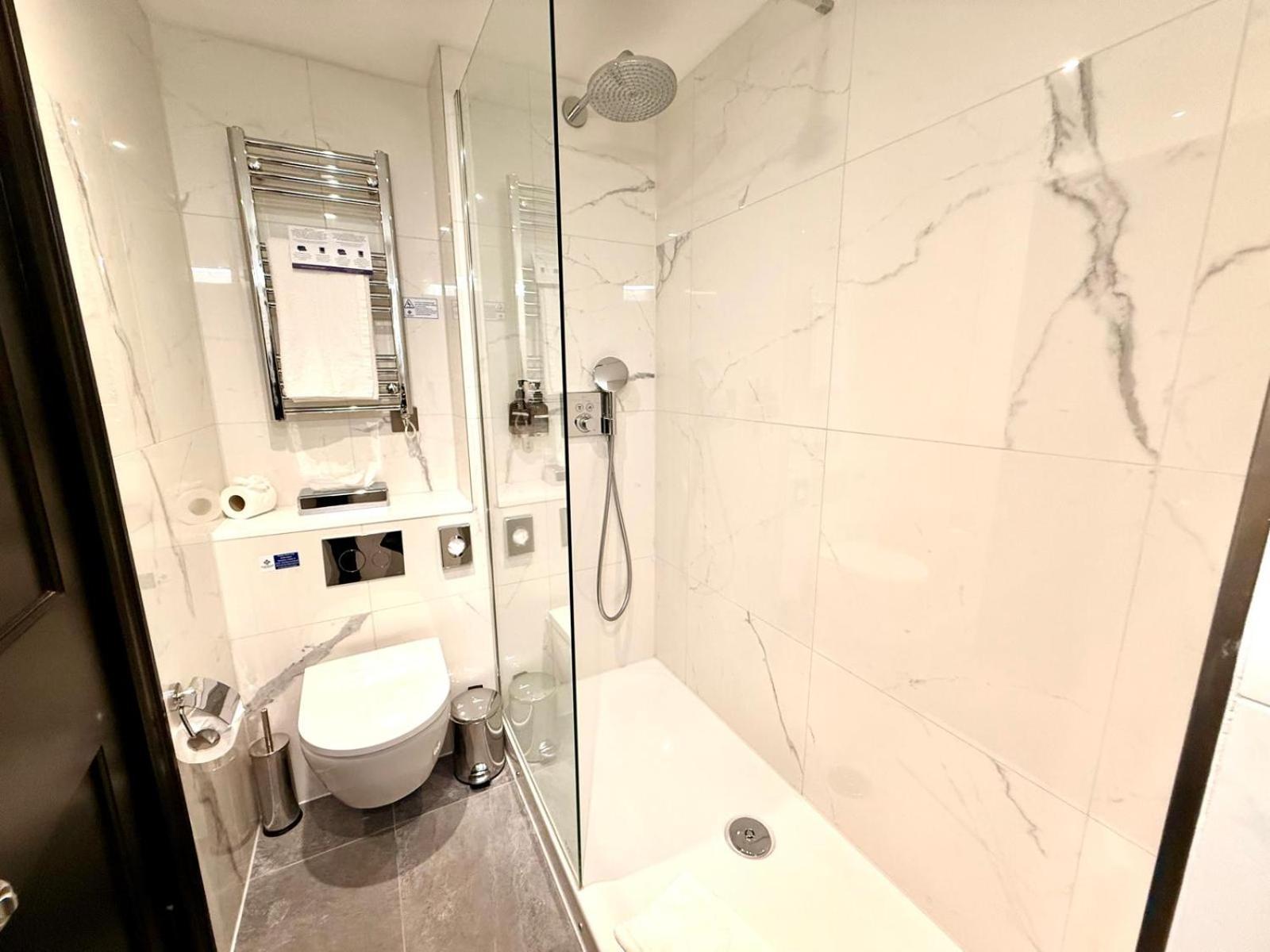 Wellington Hotel By Blue Orchid Londra Esterno foto