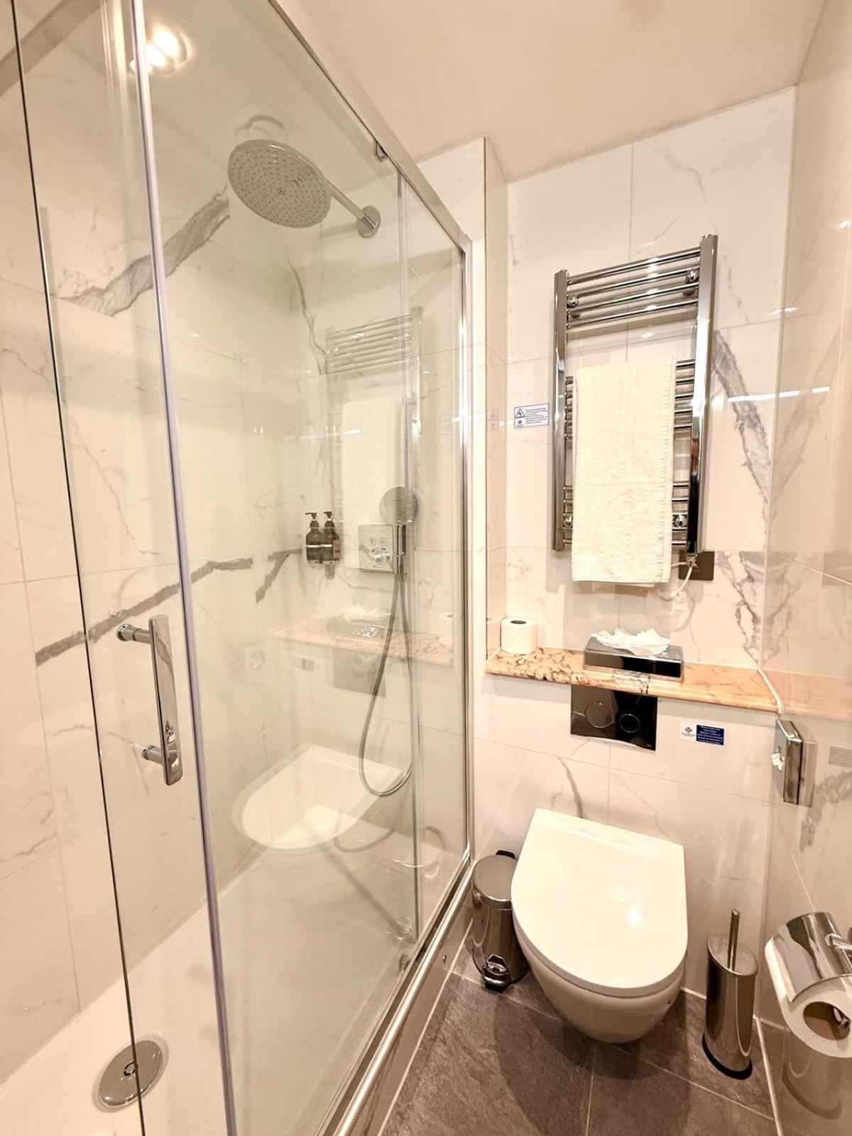 Wellington Hotel By Blue Orchid Londra Esterno foto